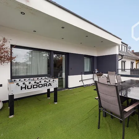 Day Young Life 85qm Terrasse Grill Parking Apartamento
